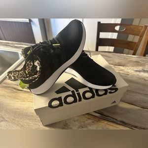 NWT Adidas Women Size 8 1/2